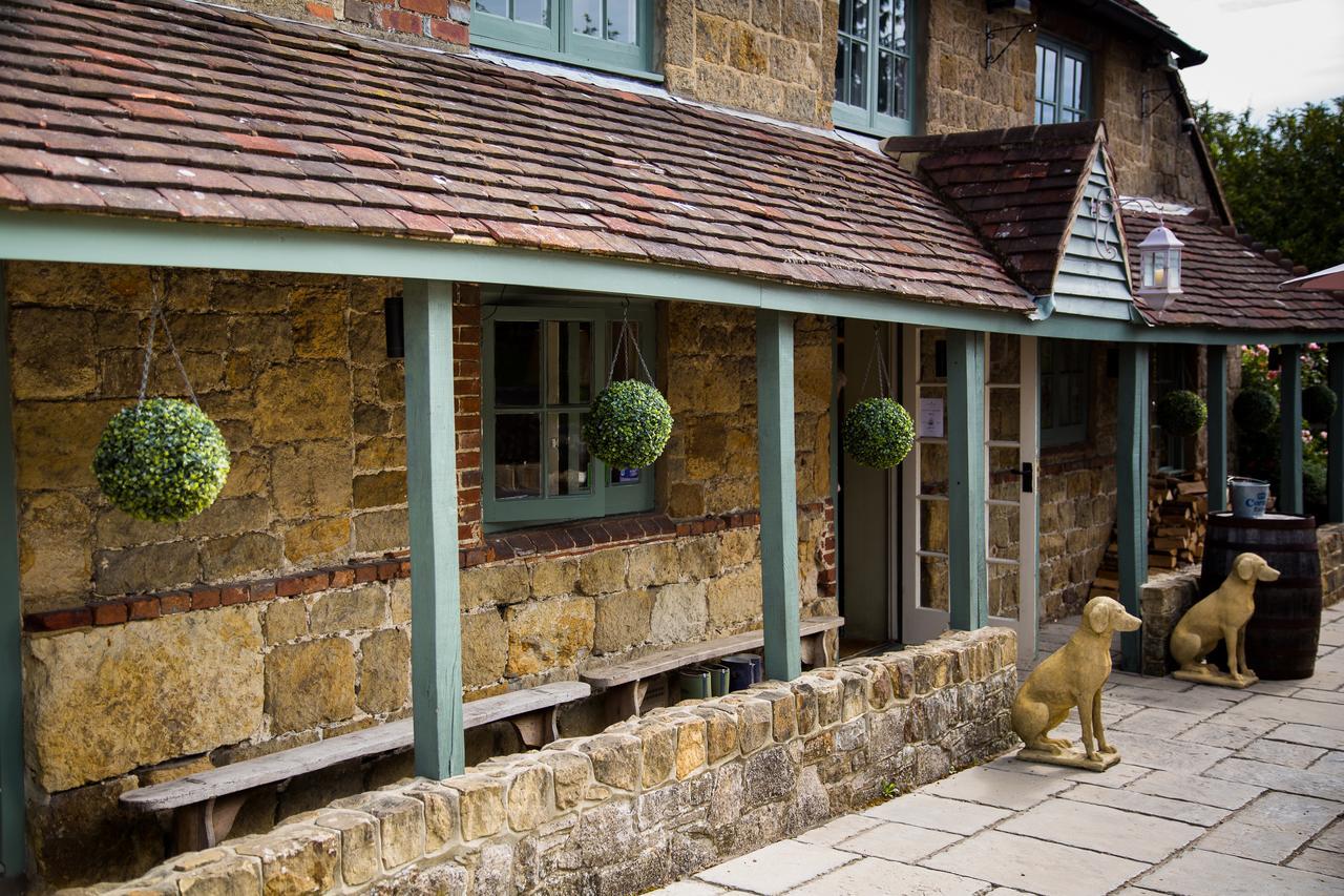 The Kings Arms Hotell Fernhurst Exteriör bild