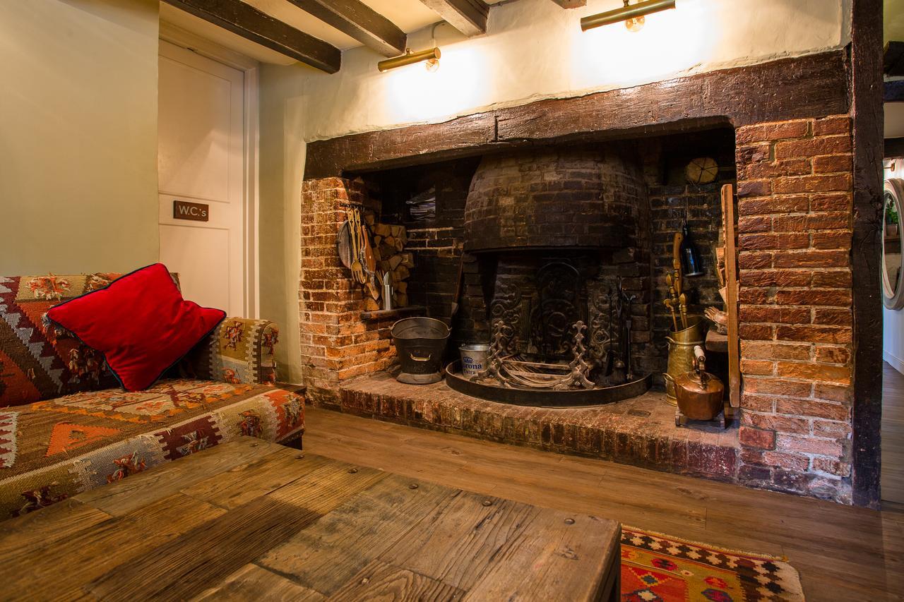 The Kings Arms Hotell Fernhurst Exteriör bild